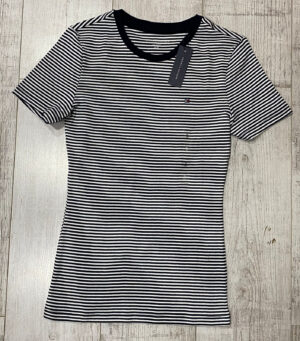 0725-POLERA TOMMY HILFIGER LOGO PEQUEÑO MUJER TALLA S POLERA TOMMY HILFIGER LOGO PEQUEÑO MUJER TALLA S