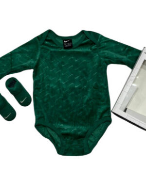 0765-CONJUNTO BEBÉ NIKE UNISEX TALLA 6-12 MESES CONJUNTO BEBÉ NIKE UNISEX TALLA 6-12 MESES
