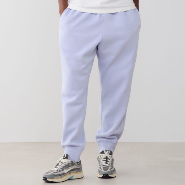 PANTALÓN LILA NIKE CON PUÑO HOMBRE TALLA L PANTALÓN LILA NIKE CON PUÑO HOMBRE TALLA L