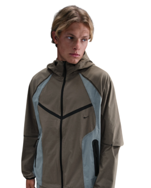 CORTAVIENTO NIKE TECH DRI-FIT CAFÉ CON GRIS HOMBRE CORTAVIENTO NIKE TECH DRI-FIT CAFÉ CON GRIS HOMBRE