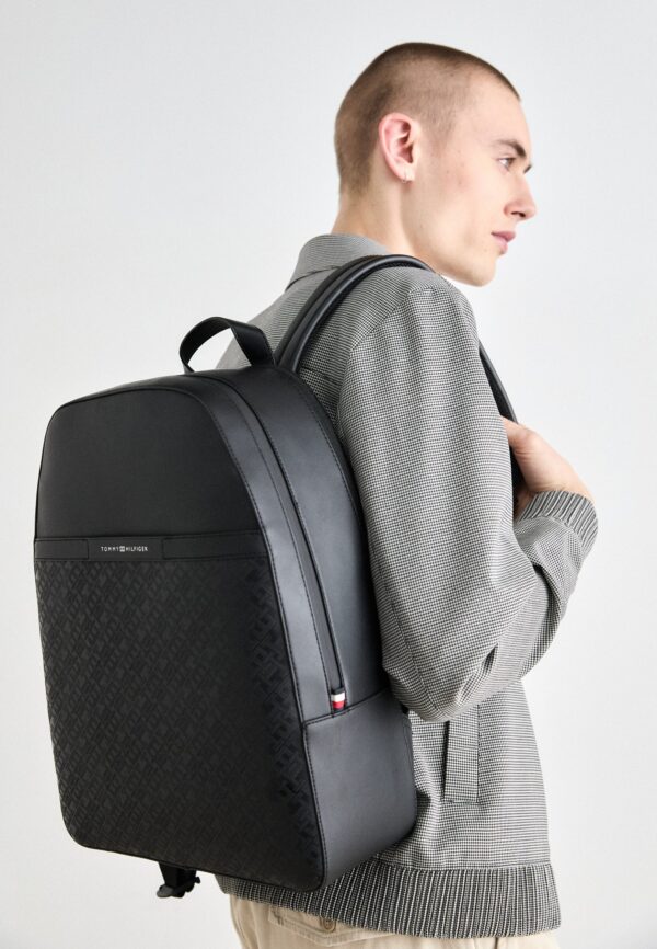 MOCHILA TOMMY HILFIGER NEGRA-2 MOCHILA TOMMY HILFIGER NEGRA