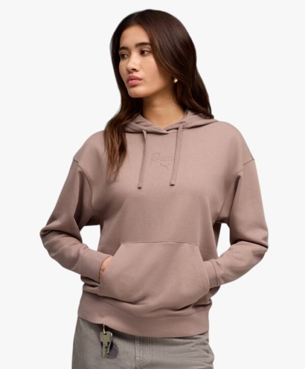 POLERON CAFÉ CON CAPUCHA PUMA ESSENTIALS SCRIPT MUJER POLERON CAFÉ CON CAPUCHA PUMA ESSENTIALS SCRIPT MUJER